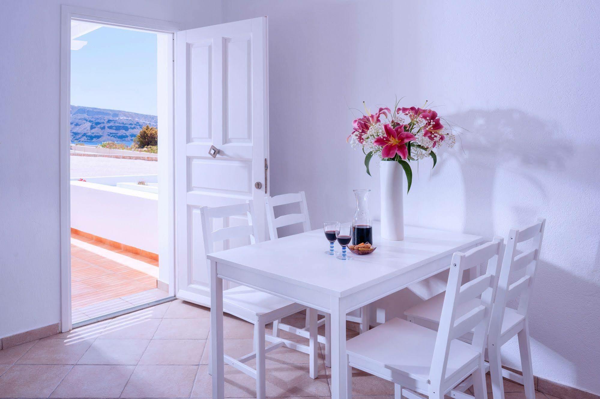 Katharos Pool Villas Οία Εξωτερικό φωτογραφία